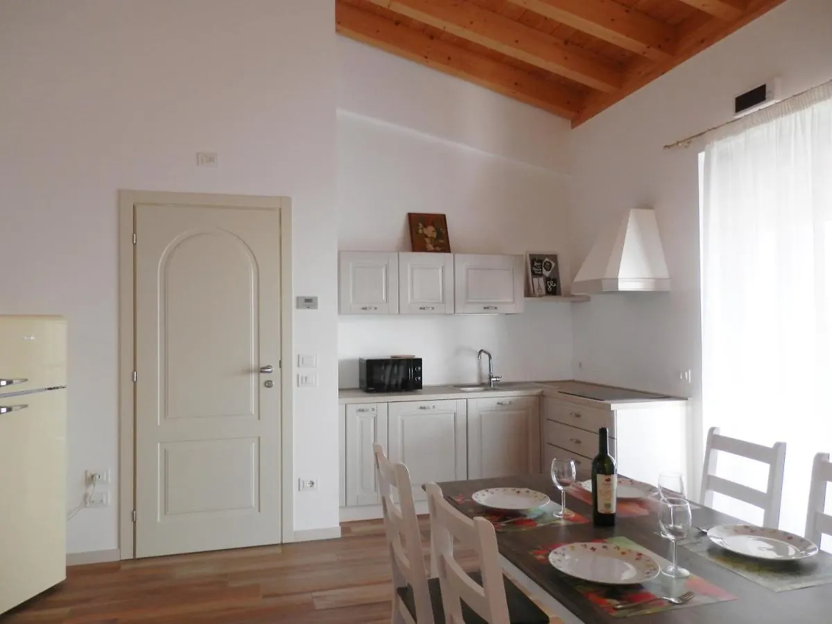 农家乐 Agriturismo Fioralba 波尔佩纳泽德尔加尔达