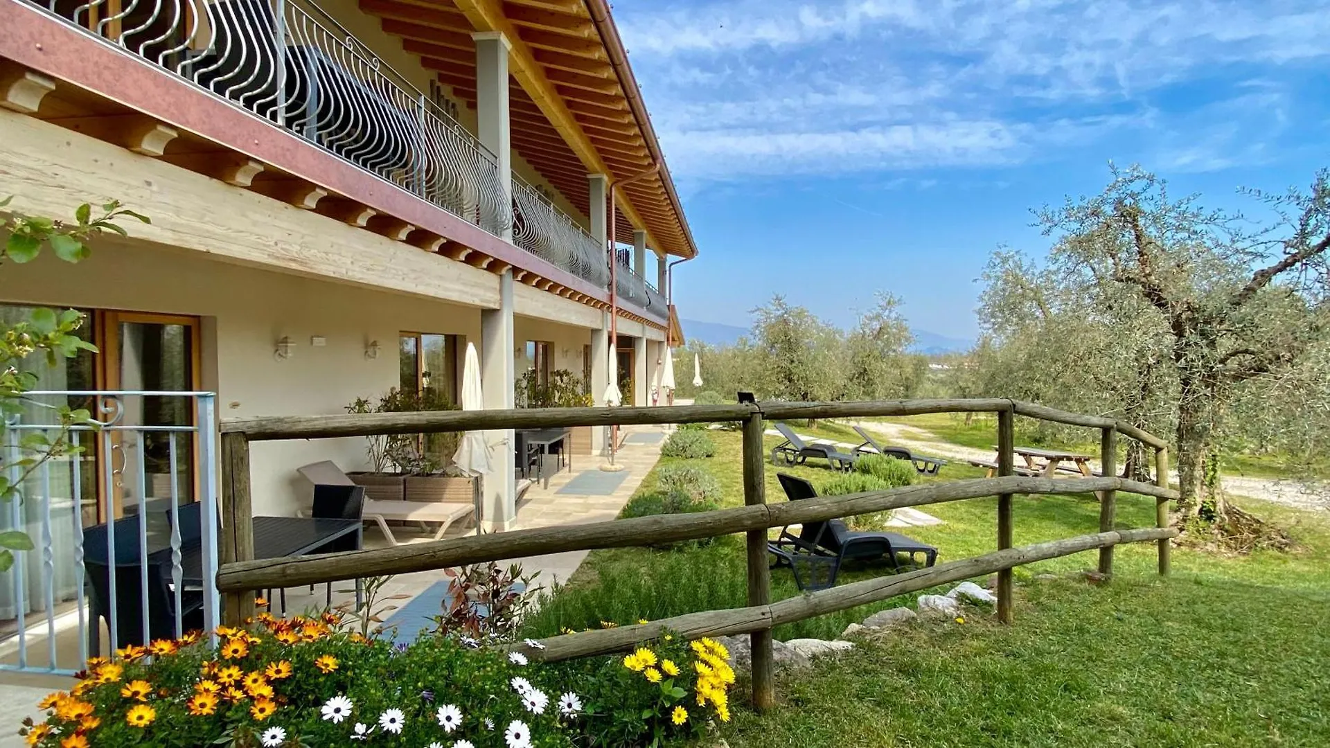 Agriturismo Fioralba 波尔佩纳泽德尔加尔达